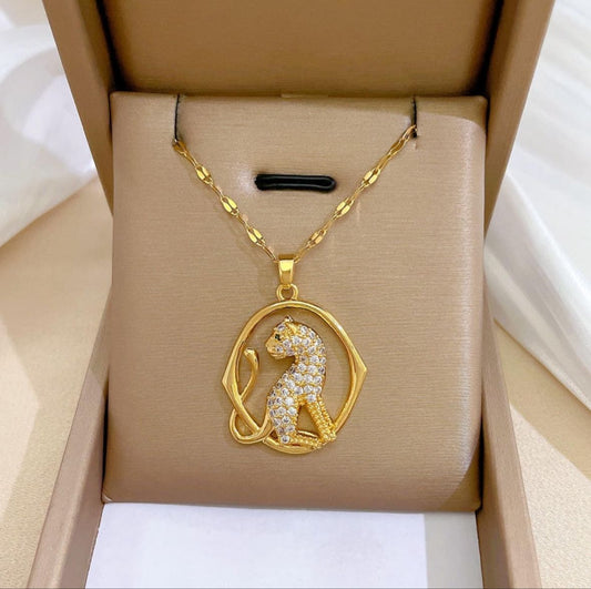 Elegant Leopard Pendant Chain – Gold Finish with Sparkling Stones