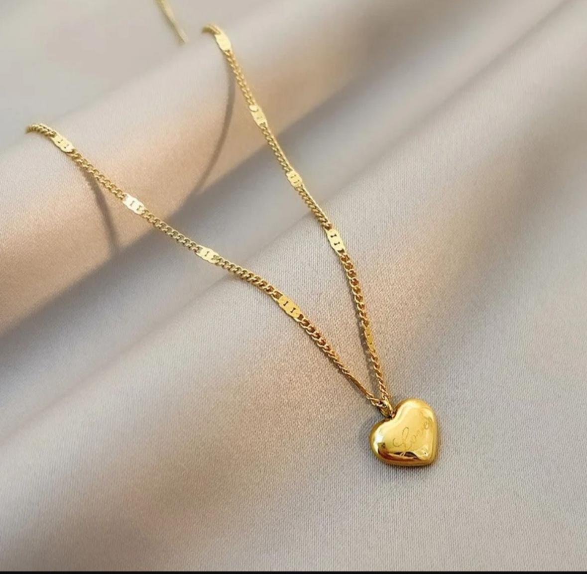 Amoura Luxe Heart Pendant Chain