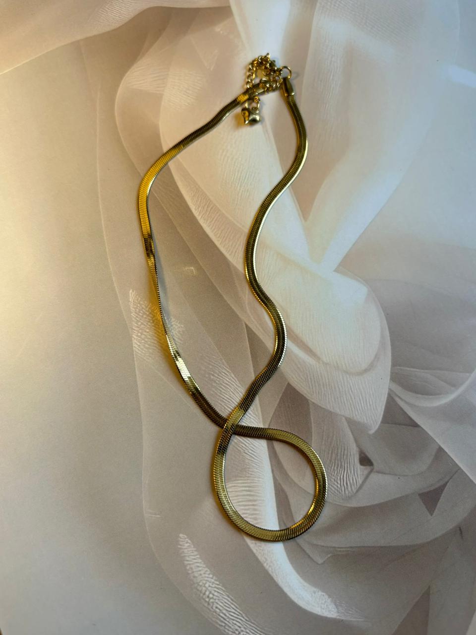 🌟 Sleek Golden Snake Chain Necklace – Minimalist & Premium Look