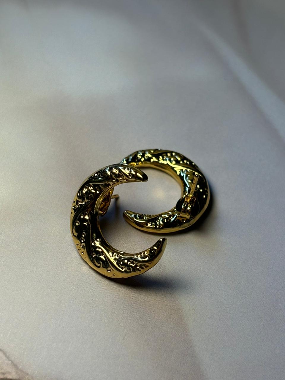 Golden Crescent Moon Earrings – Vintage Carved Statement Hoops 🌙