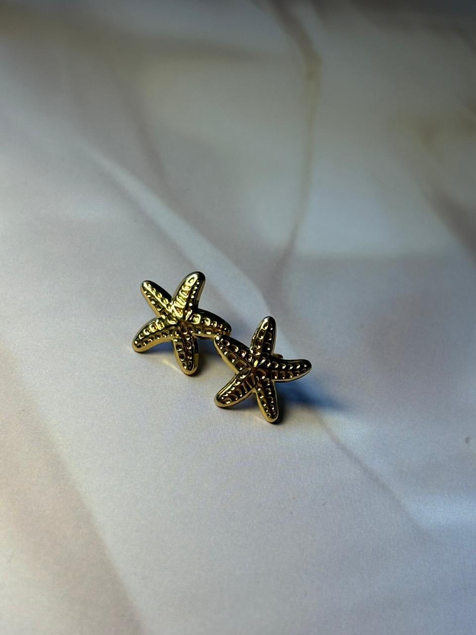 Golden Starfish Stud Earrings – Ocean-Inspired Minimal Chic Design 💫