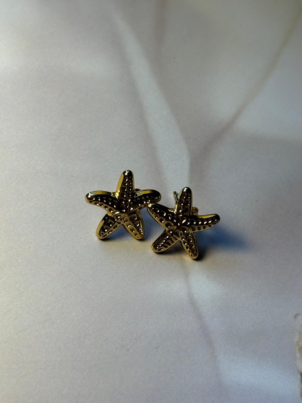 Golden Starfish Stud Earrings – Ocean-Inspired Minimal Chic Design 💫
